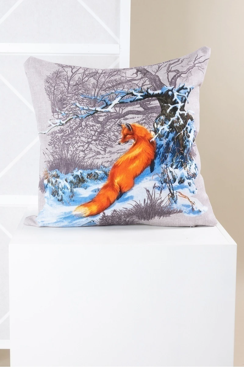 Декоративная наволочка на молнии "Лиса в снежке"