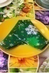 Салфетка вафельная 015 Снежинки на зеленом